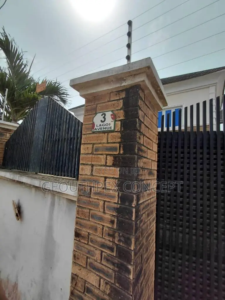 8bdrm Block of Flats in Victory Garden, Akala Express for sale in Akala Express