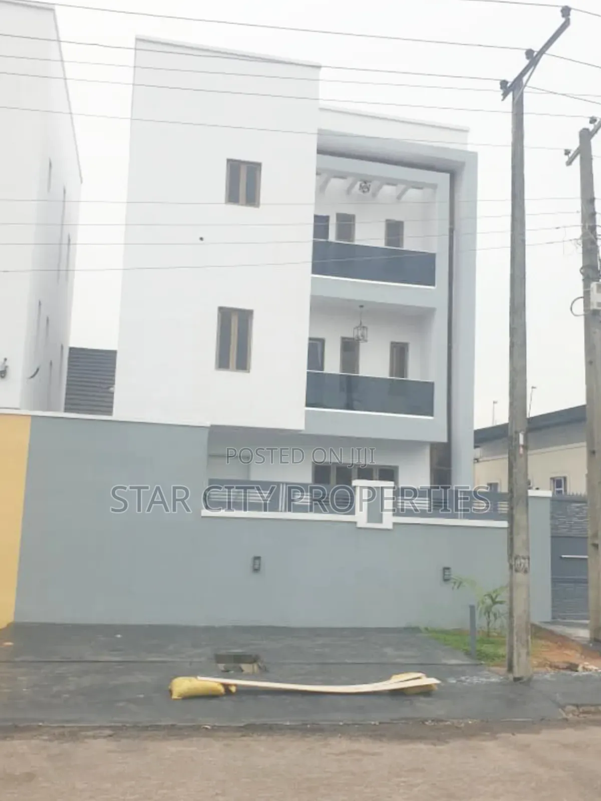 5bdrm Duplex in Magodo Gra Phase 2 for sale in Magodo Isheri