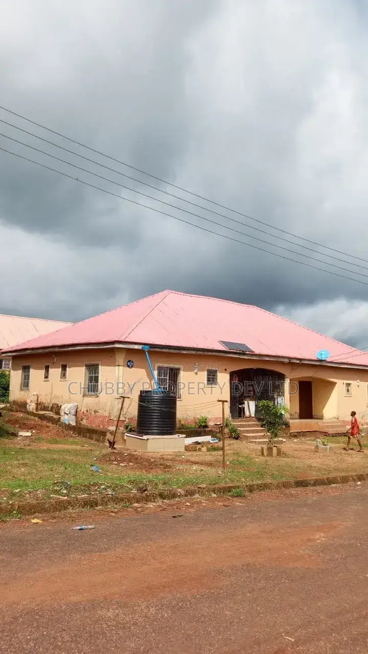 2bdrm Bungalow in Chubby Property, Umuahia for sale in Umuahia