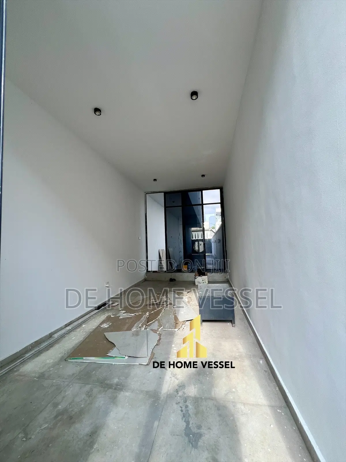 5bdrm Duplex in Lekki Phase 1 for sale in Lekki Phase 1