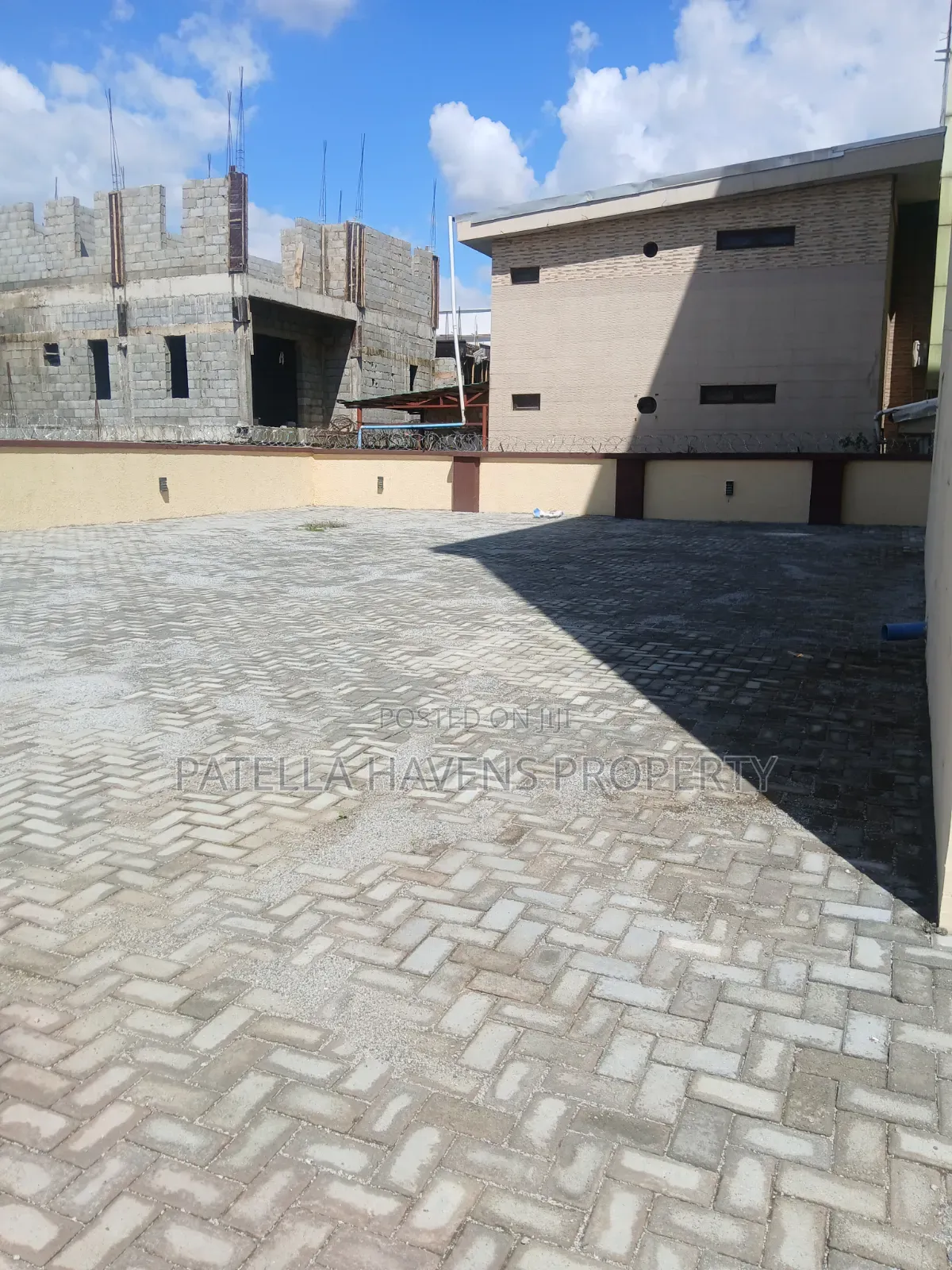 Ground Floor (350sqm Space,Open Floor) in Life Camp