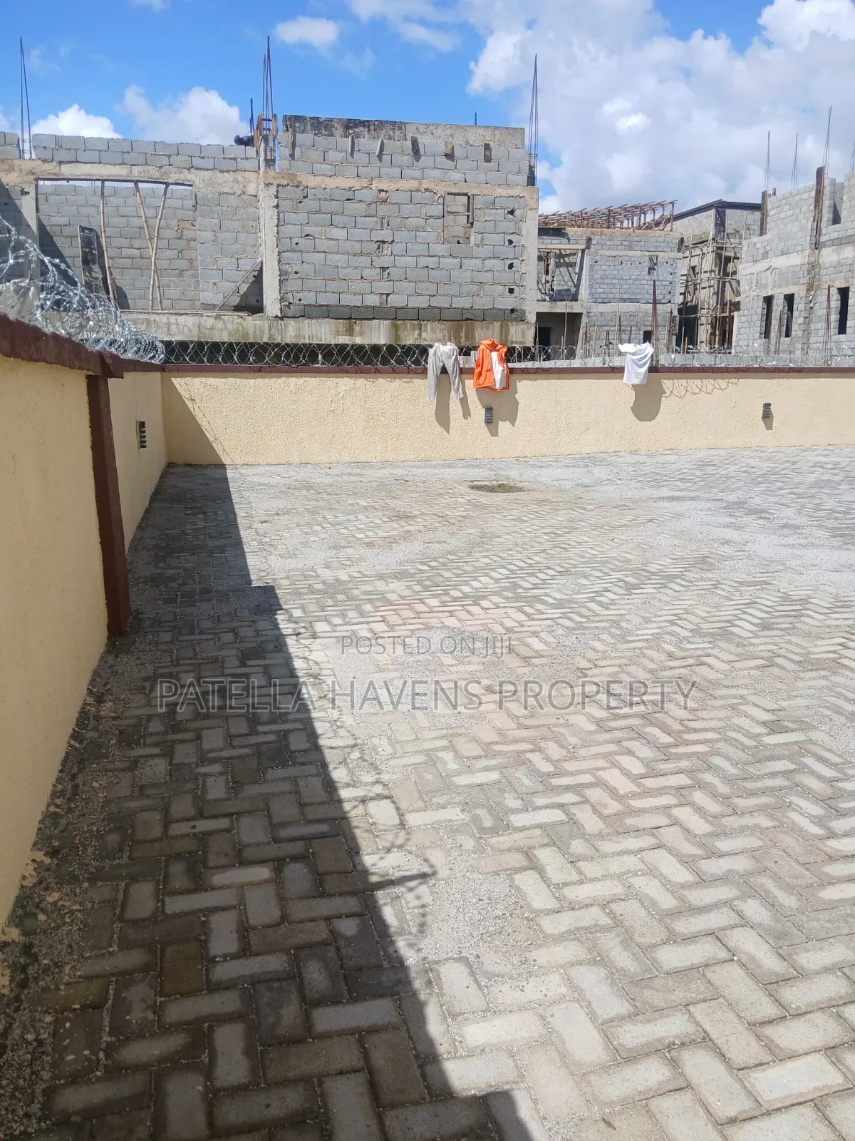 Ground Floor (350sqm Space,Open Floor) in Life Camp
