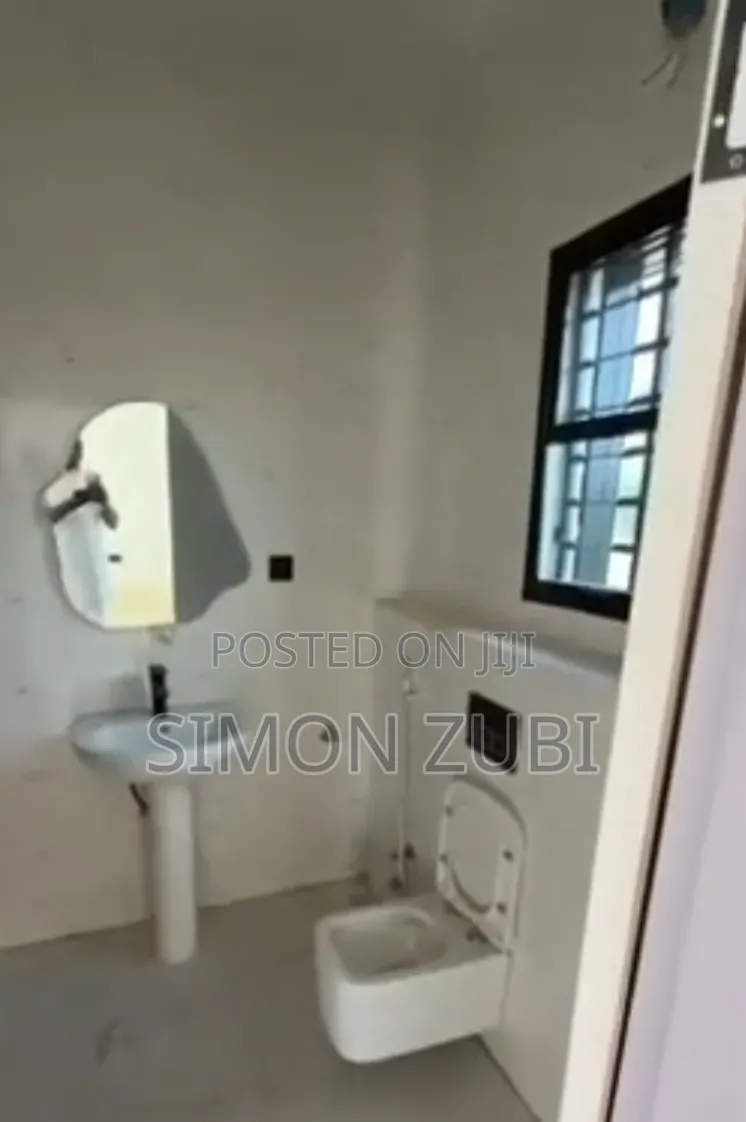 6bdrm Duplex in Kaura for sale in Kaura
