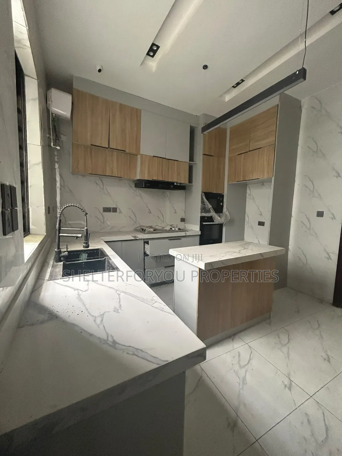 4bdrm Duplex in Lekki Expressway for sale in Lekki Expressway