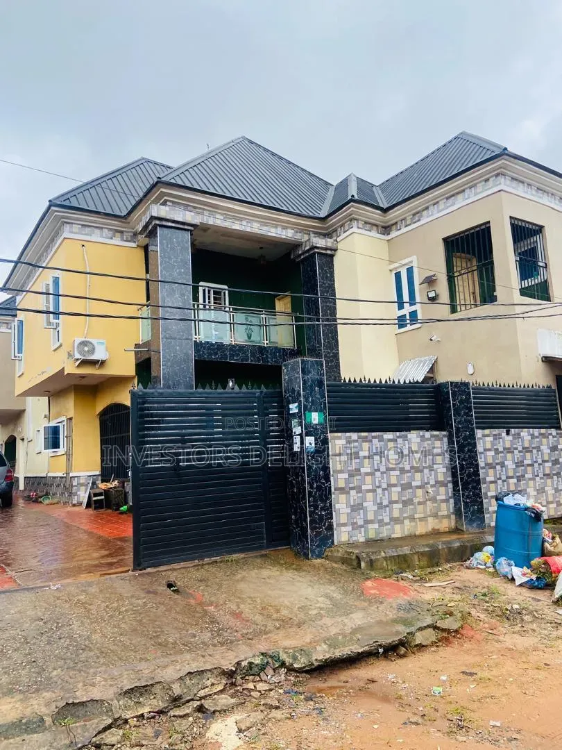 4bdrm Block of Flats in Oshimili South for sale in Oshimili South
