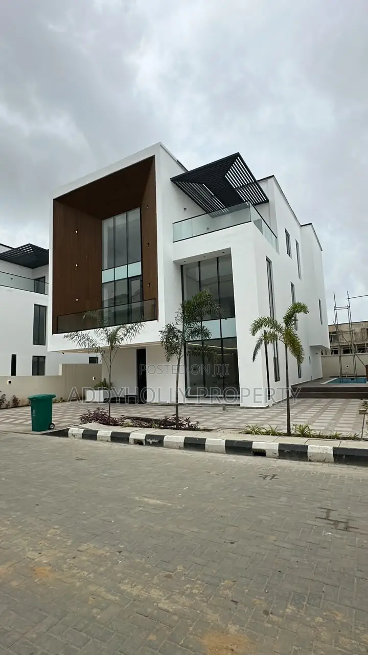 6bdrm Duplex in Lekki Phase 1 for sale in Lekki Phase 1