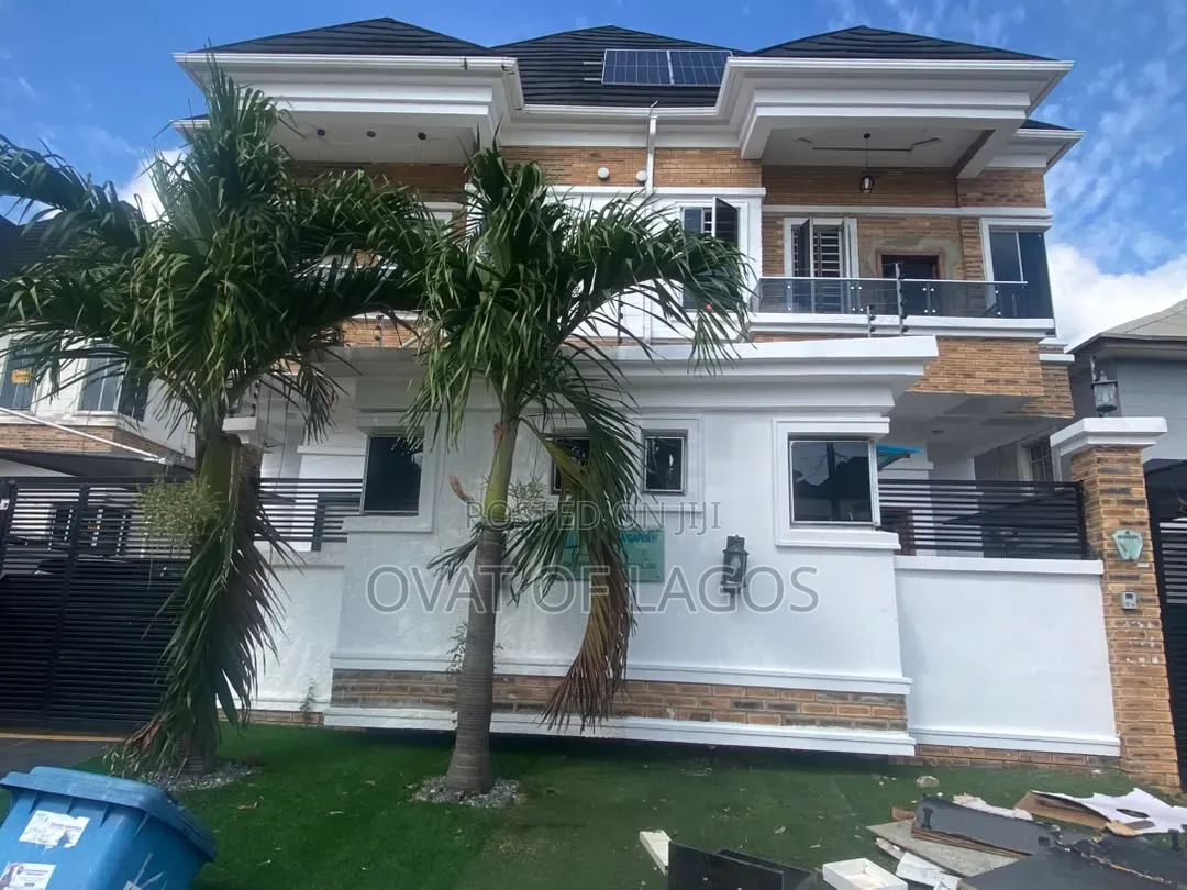 4bdrm Duplex in Ikota for rent in Ikota