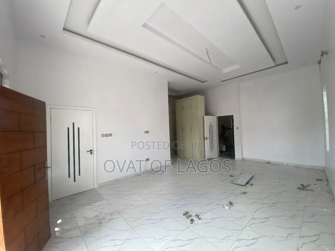 4bdrm Duplex in Ikota for rent in Ikota