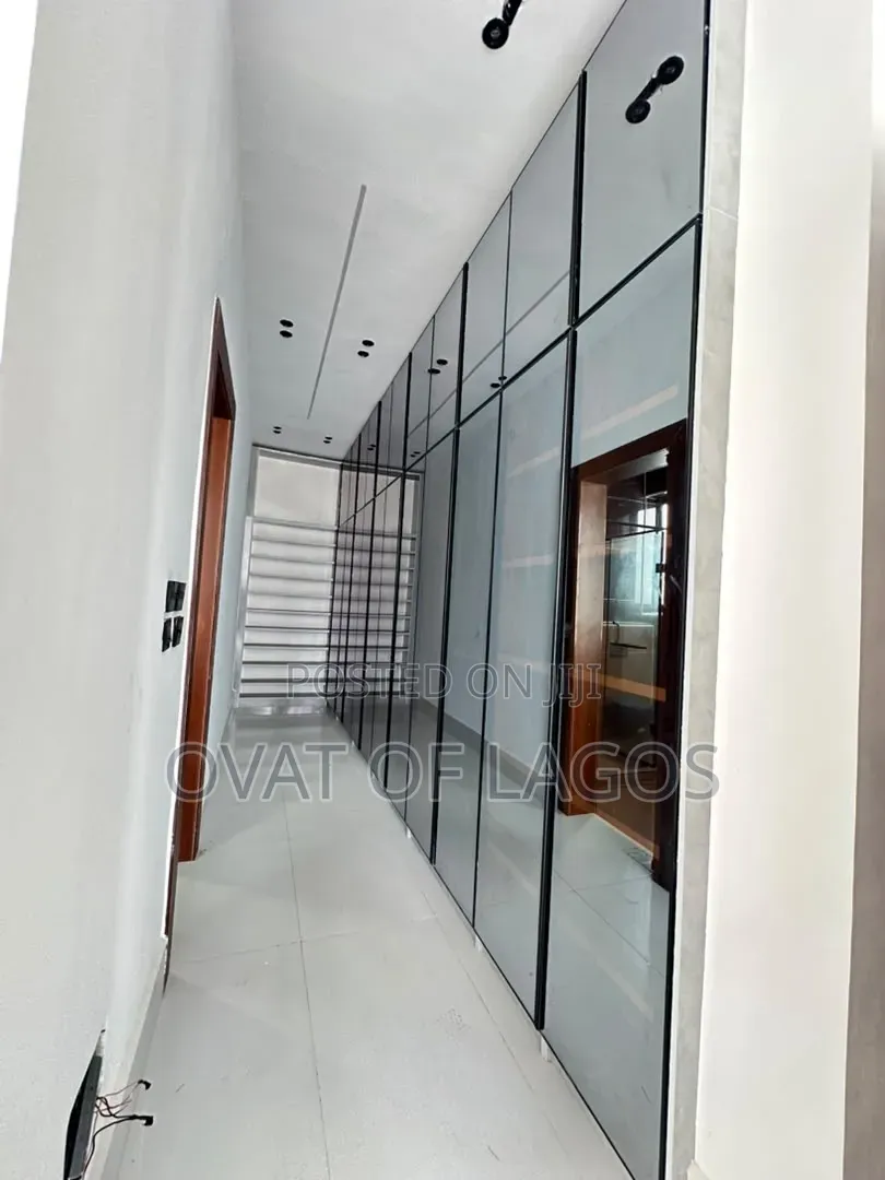 5bdrm Duplex in Ajah for sale in Ado / Ajah