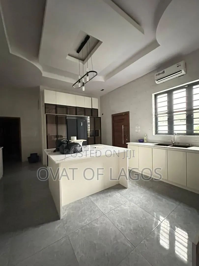5bdrm Duplex in Orchid, Lekki Expressway for sale in Lekki Expressway