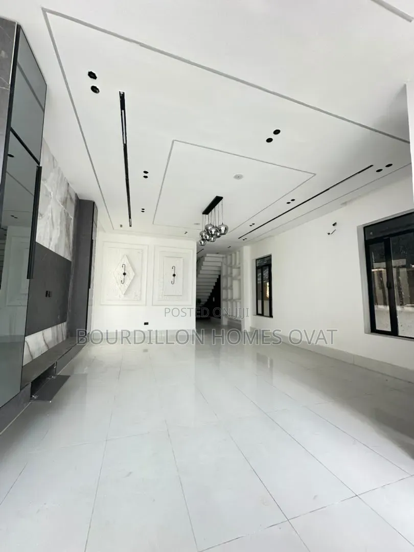 5bdrm Duplex in Ajah Lagos for sale in Ado / Ajah