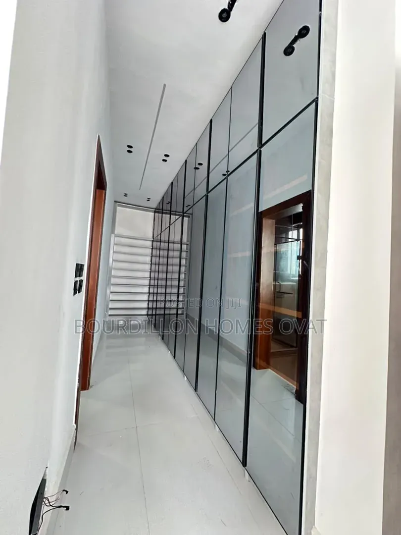 5bdrm Duplex in Ajah Lagos for sale in Ado / Ajah