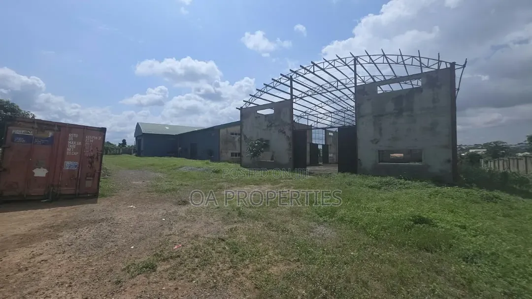 2 Acres Warehouse for Lease/Sale at Gurumaraji, Lagos-Ibadan Expressway in Akala Express