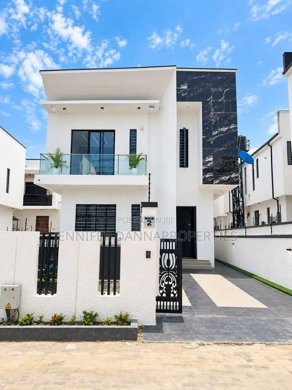 5bdrm Duplex in Ikota for sale in Ikota
