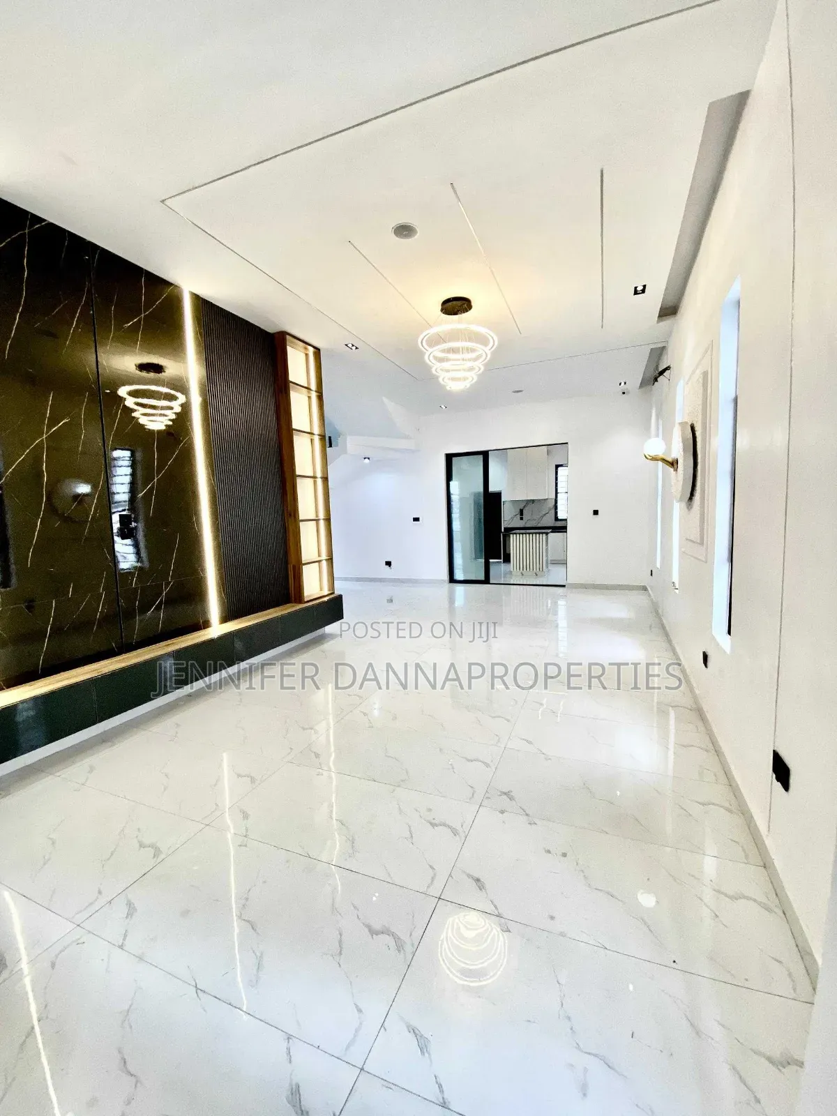 5bdrm Duplex in Ikota for sale in Ikota