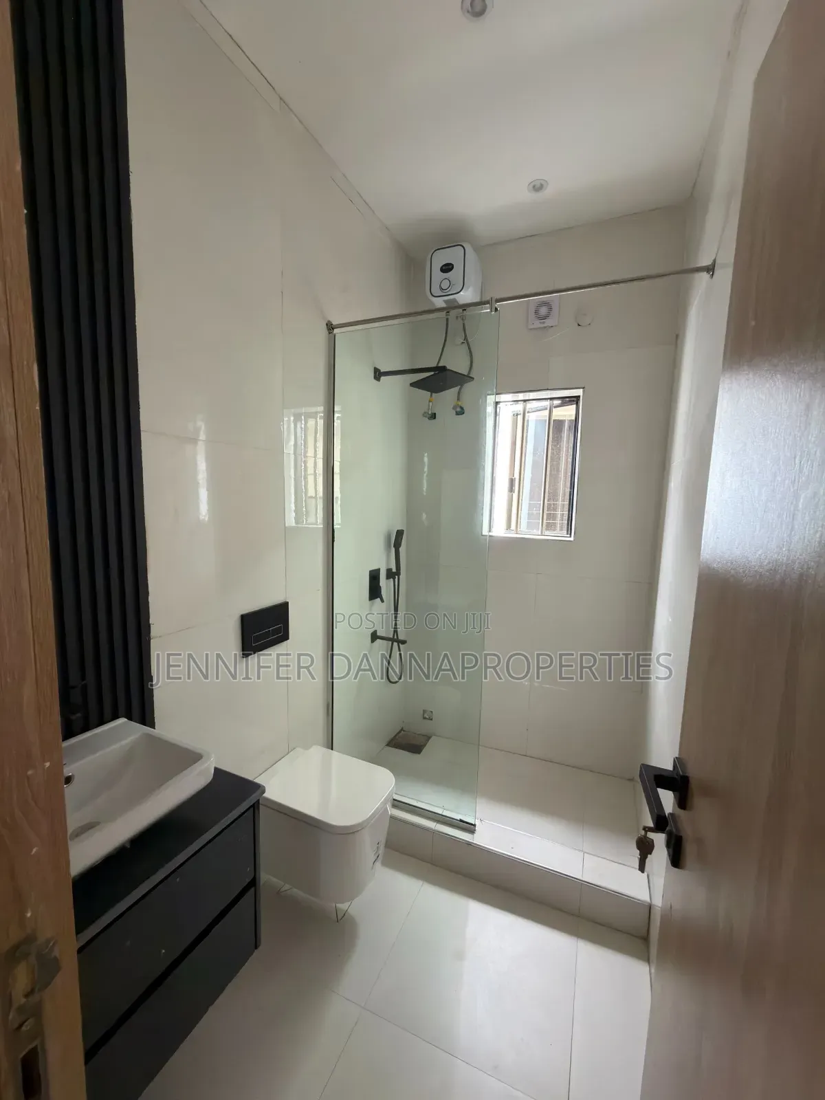 5bdrm Duplex in Lekki Phase 1 for sale in Lekki Phase 1