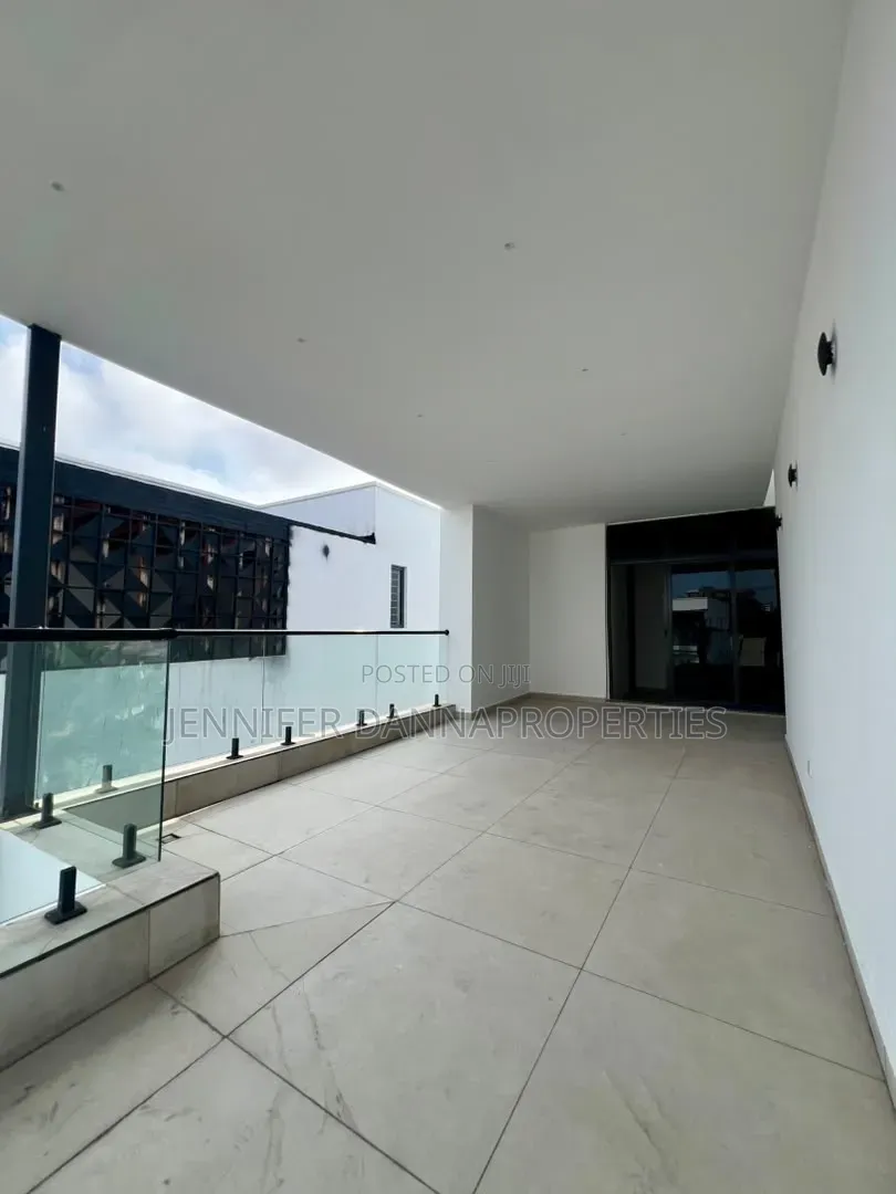 5bdrm Duplex in Lekki Phase 1 for sale in Lekki Phase 1