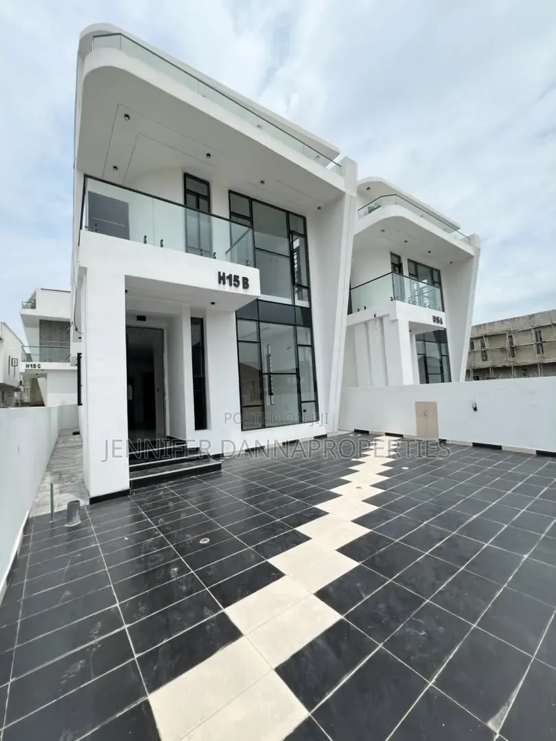 4bdrm Duplex in Ikota for sale in Ikota