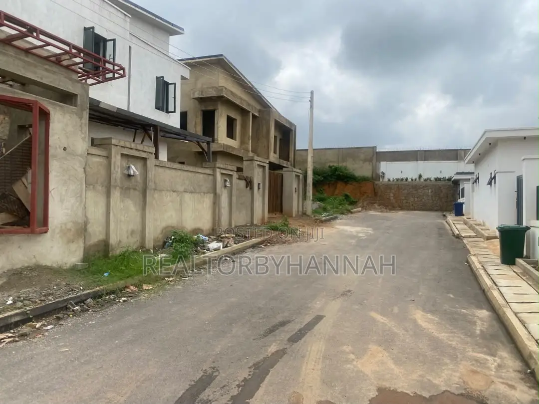 5bdrm Duplex in Admiralry, Asokoro for sale in Asokoro