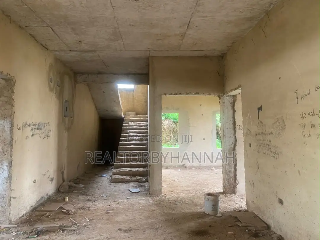 5bdrm Duplex in Admiralry, Asokoro for sale in Asokoro
