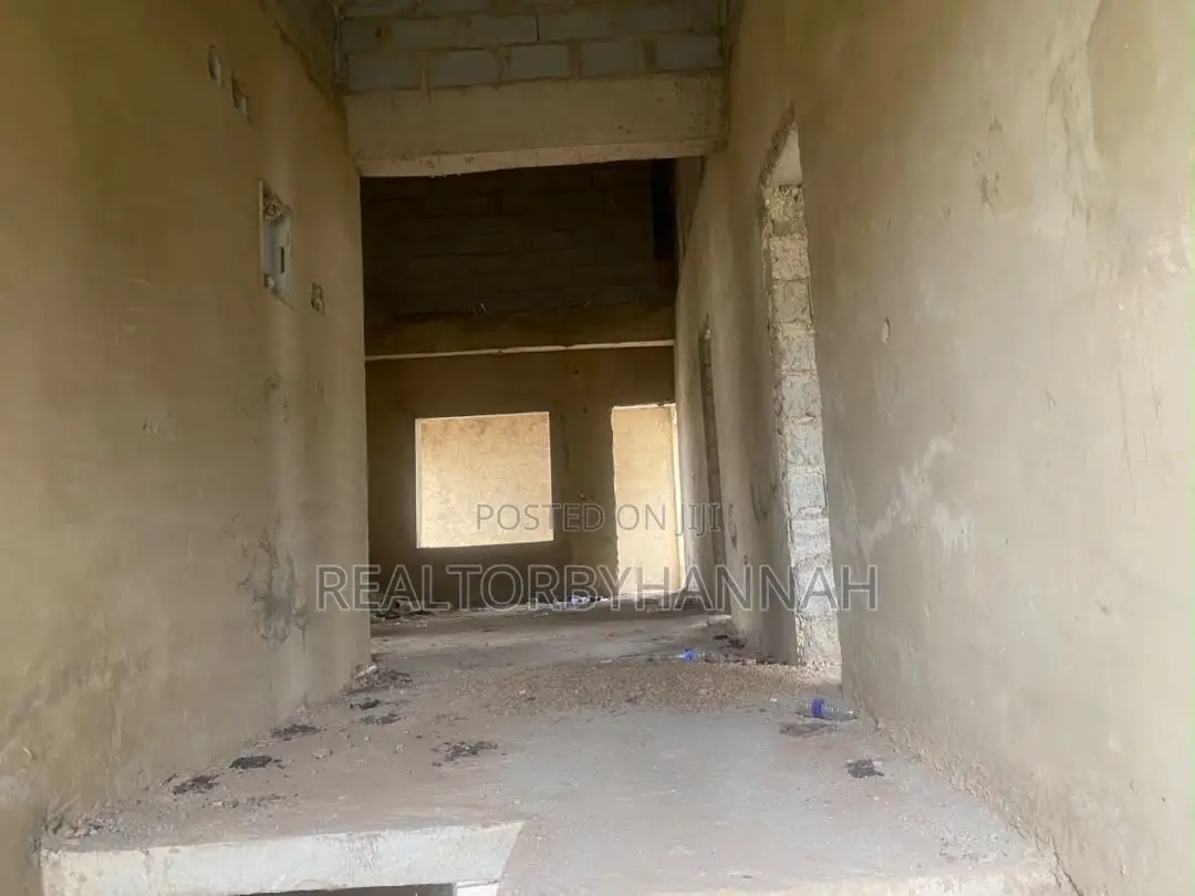 5bdrm Duplex in Admiralry, Asokoro for sale in Asokoro