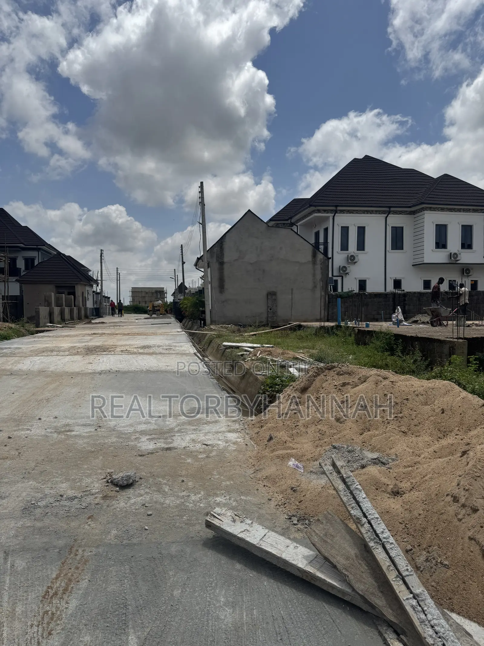 Estate Plot of 450sqm, for 4 Bedroom Stand Alone Duplex + Attached BQ in Kubwa
