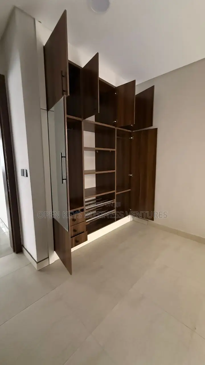Furnished 2bdrm Apartment in Oral Estate, Ikota for sale in Ikota