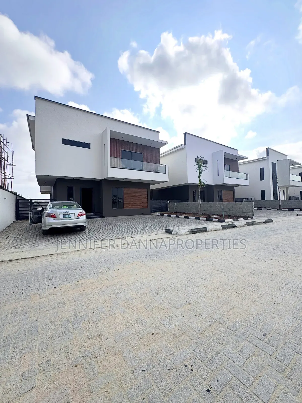 4bdrm Duplex in Lekki Phase 1 for sale in Lekki Phase 1