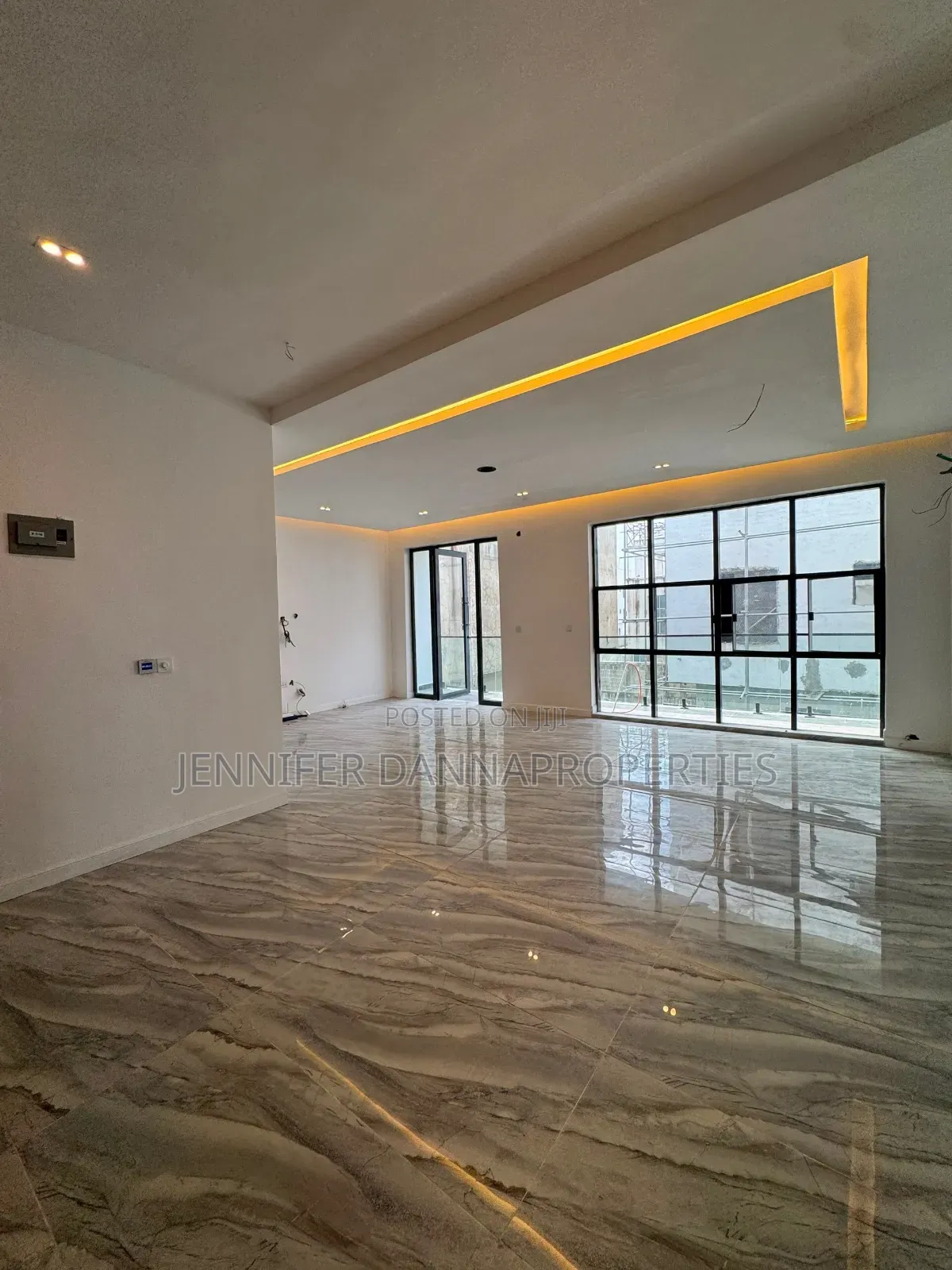 3bdrm Apartment in Osapa london for sale in Osapa london