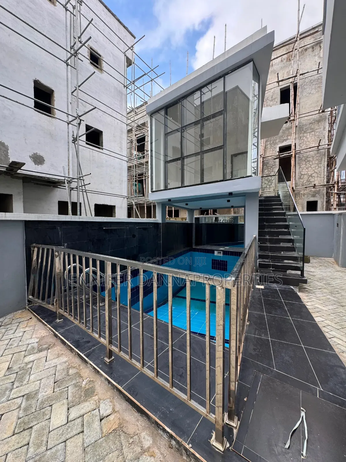 3bdrm Apartment in Osapa london for sale in Osapa london
