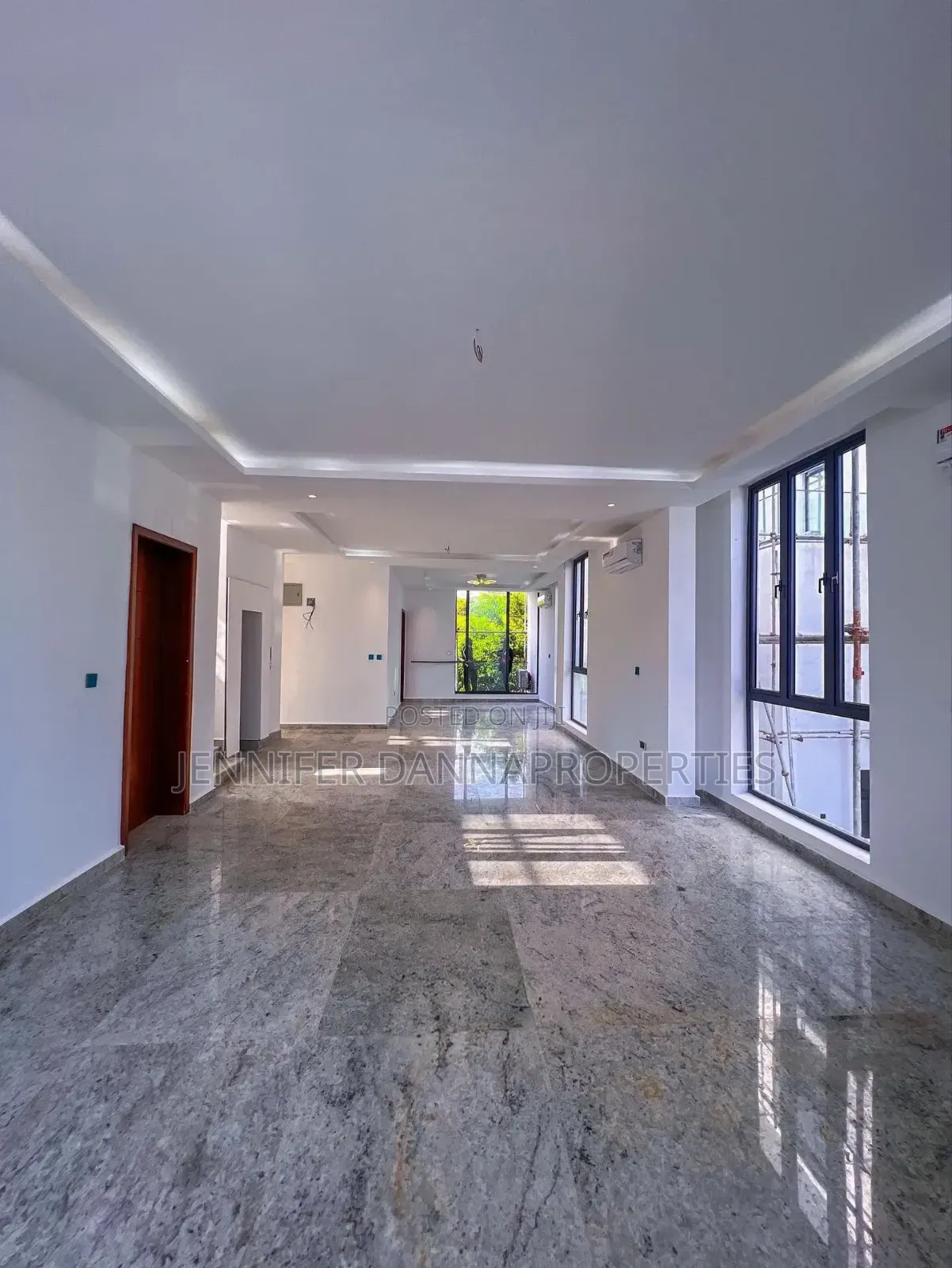 5bdrm Duplex in Banana Island for sale in Banana Island
