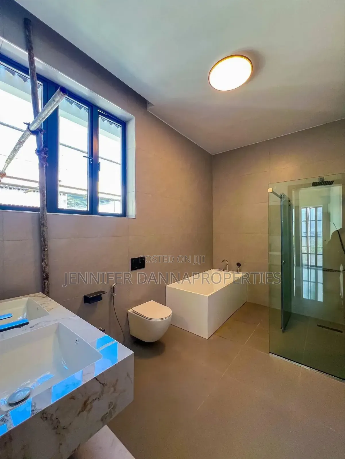 5bdrm Duplex in Banana Island for sale in Banana Island