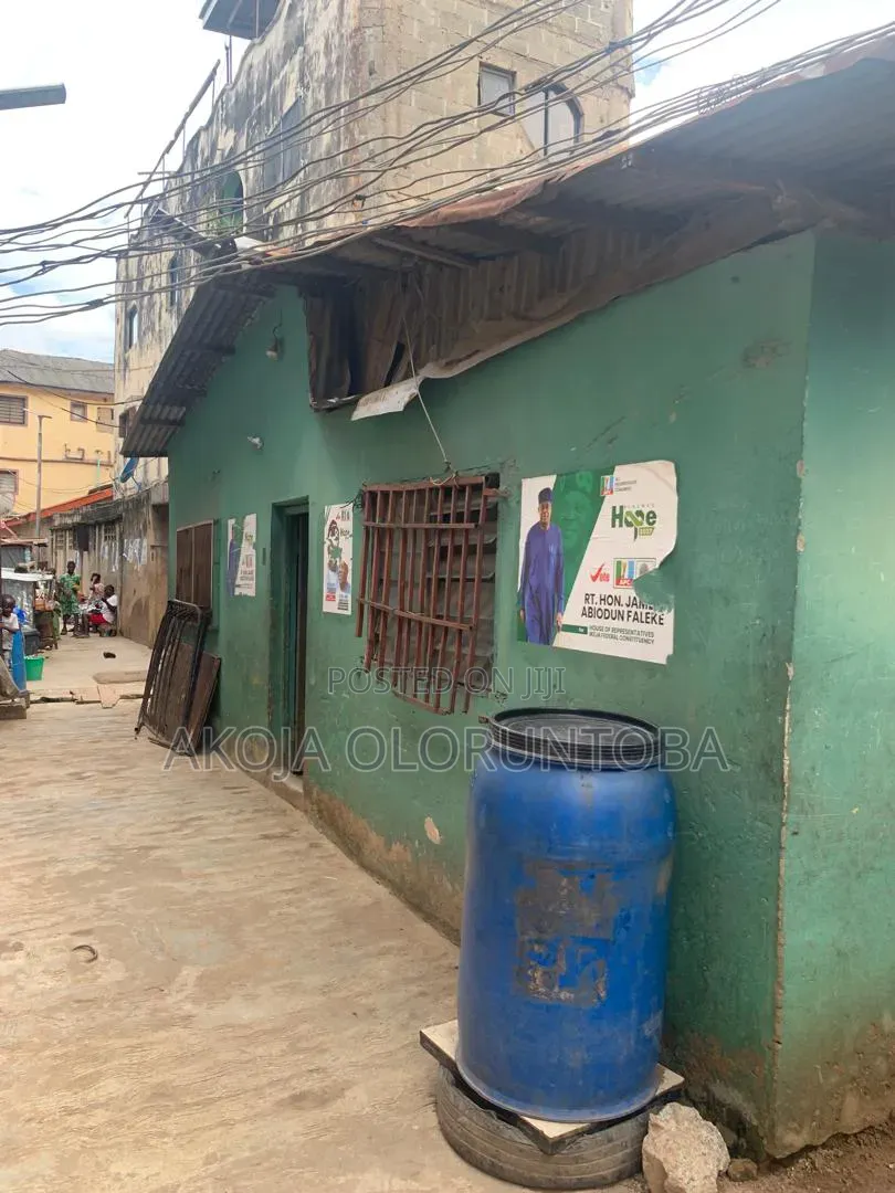 4bdrm House in Ikeja Lagos, Allen Avenue for sale in Allen Avenue
