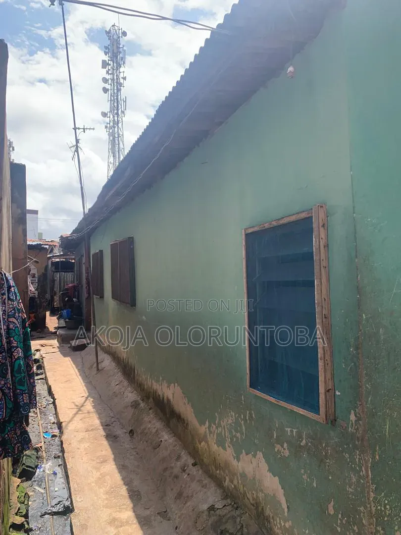 4bdrm House in Ikeja Lagos, Allen Avenue for sale in Allen Avenue