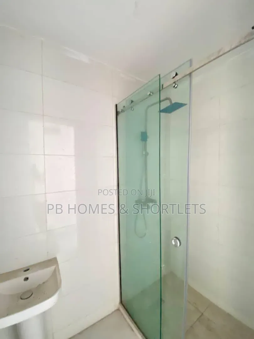 1bdrm Apartment in Lekki Expressway for sale in Lekki Expressway