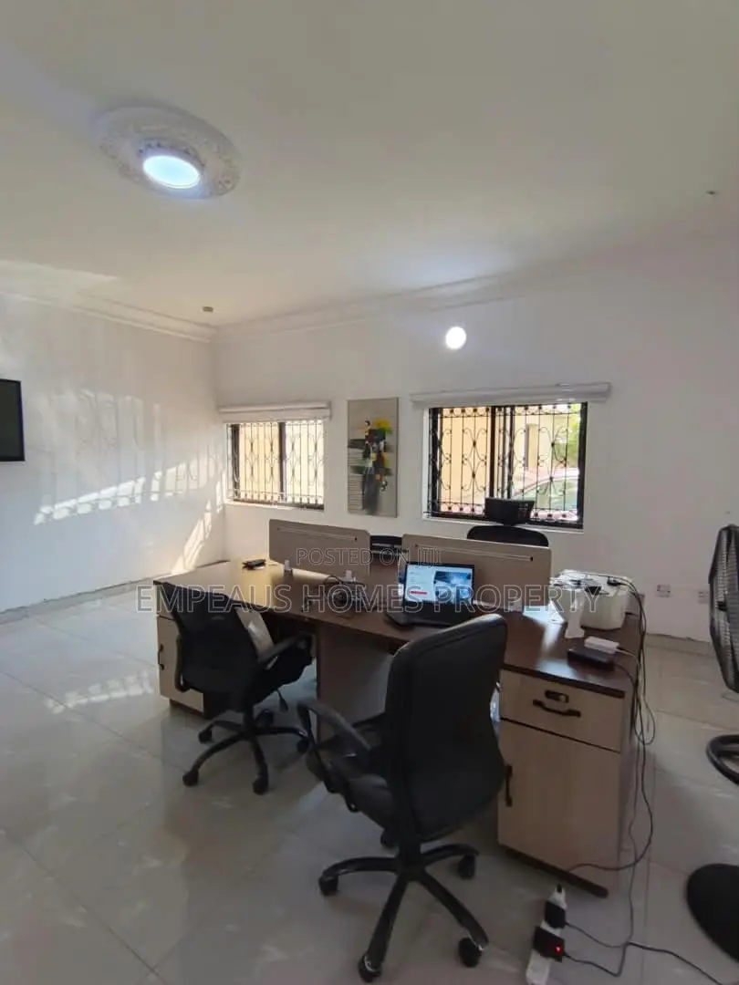 2bdrm Duplex in Ikota Villa Estate for sale in Ikota