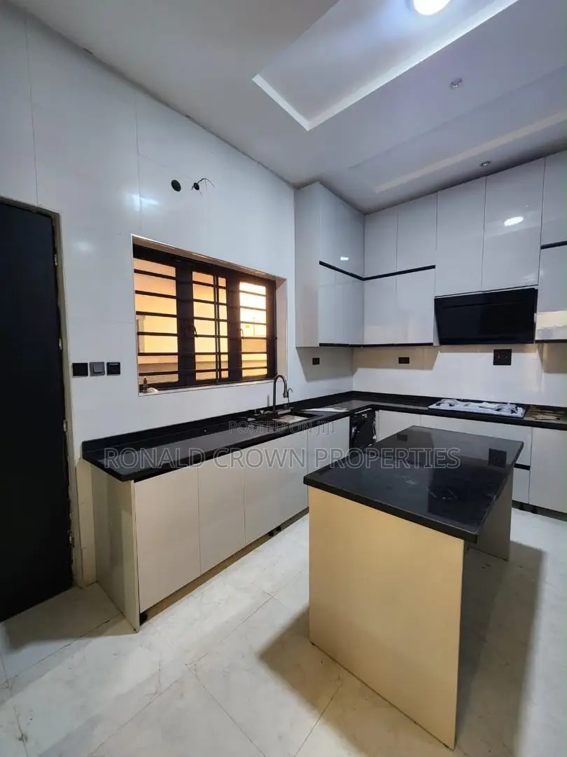 5bdrm Duplex in Opebi for sale in Opebi