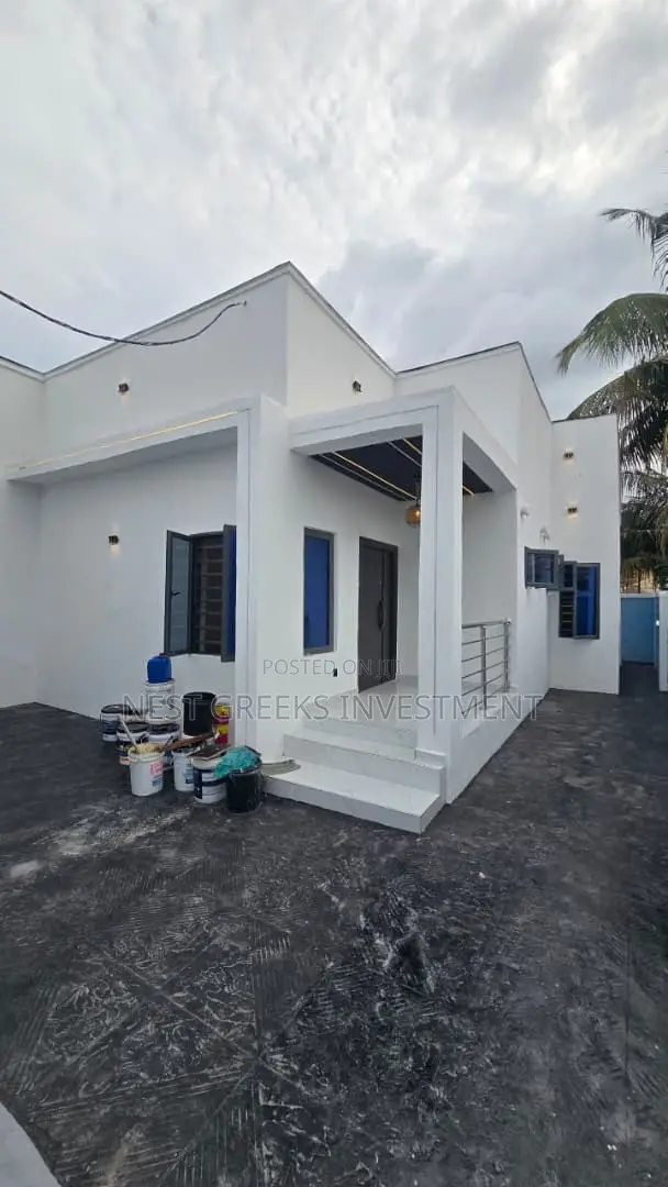 3bdrm Bungalow in Adetokun, Eleyele for sale in Eleyele