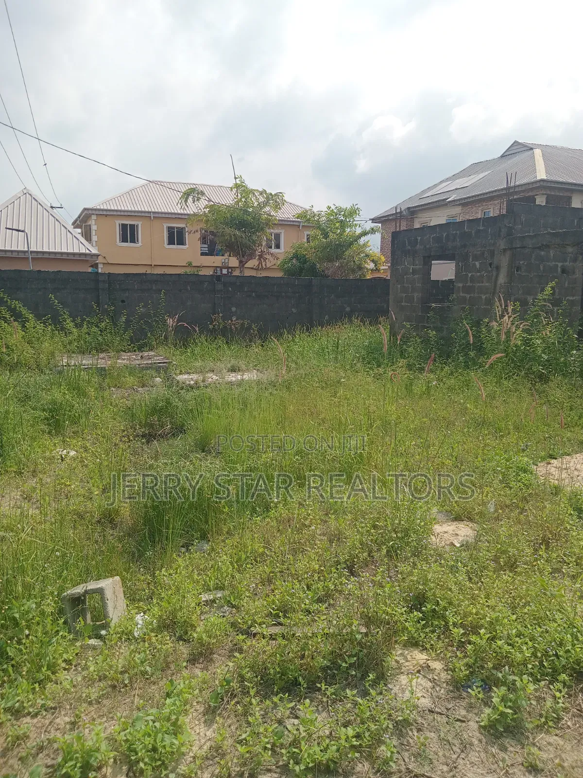 A Plot of Land – Corner Piece in Ado / Ajah