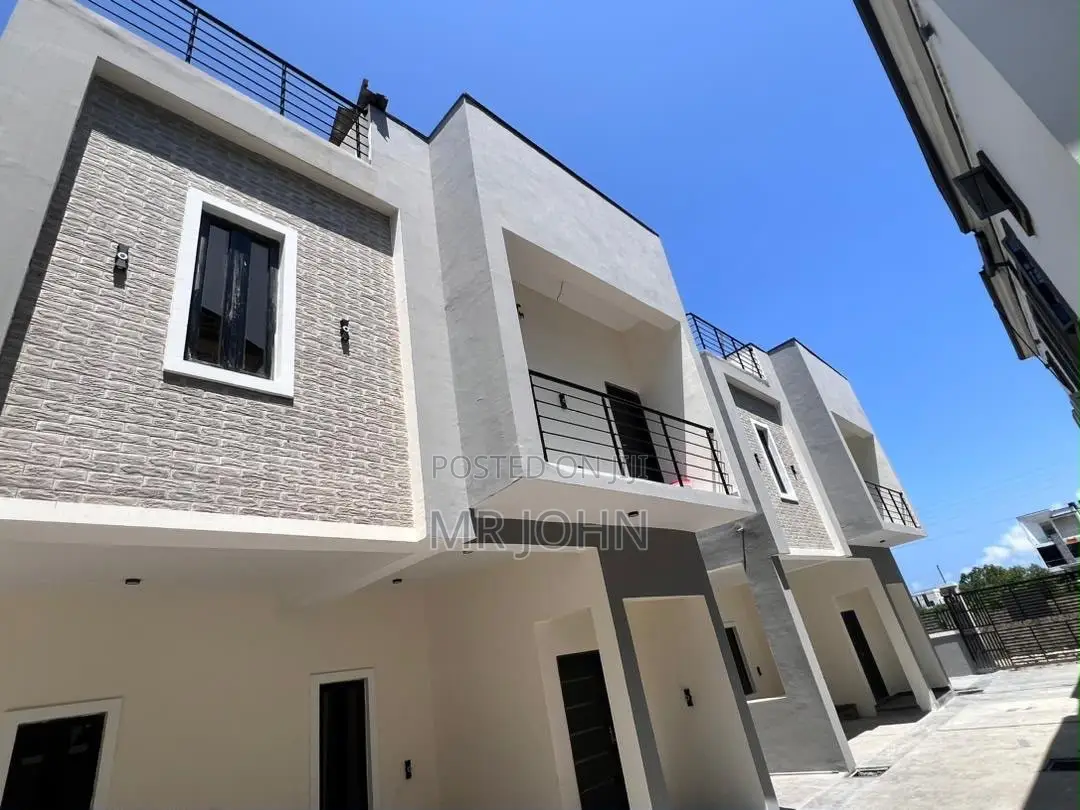 4bdrm House in Orchid Road Owo Pr, Lekki for rent in Lekki