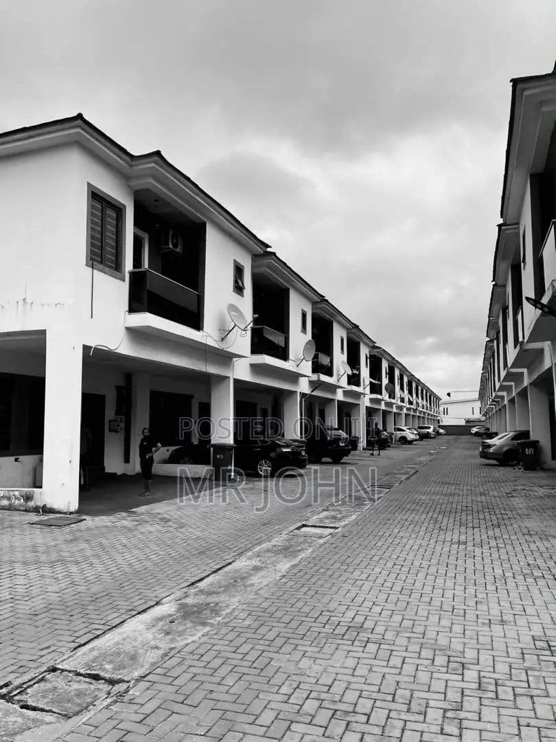 4bdrm Duplex in Orchid Road Owo Pr, Lekki for rent in Lekki