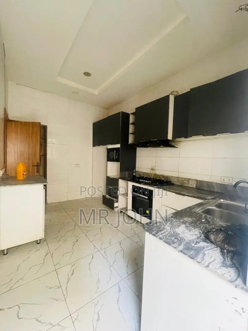 4bdrm Duplex in Orchid Road Owo Pr, Lekki for rent in Lekki