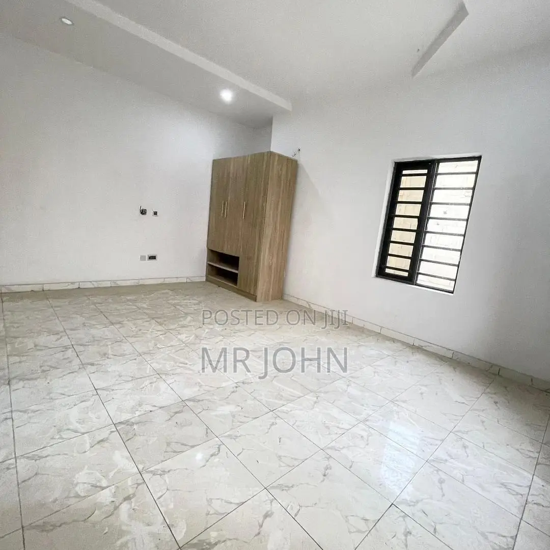 3bdrm Apartment in Ikota Villa, Lekki for rent in Lekki