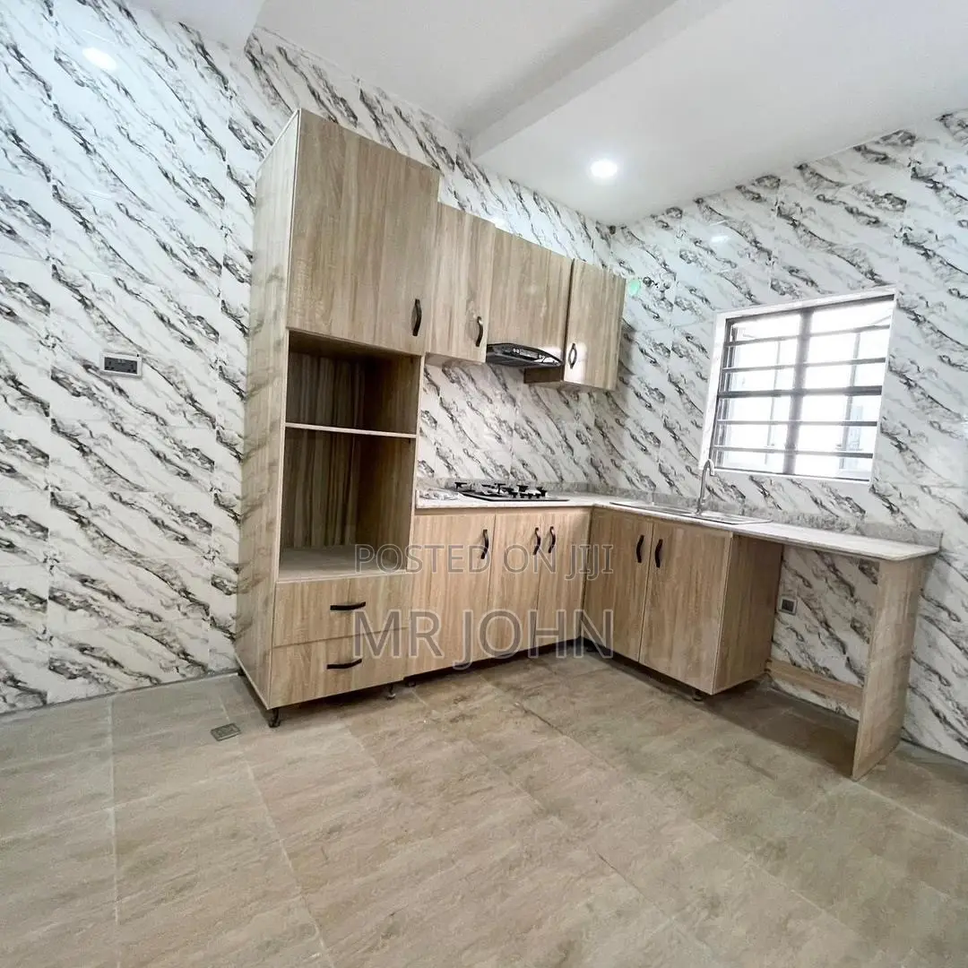 3bdrm Apartment in Ikota Villa, Lekki for rent in Lekki