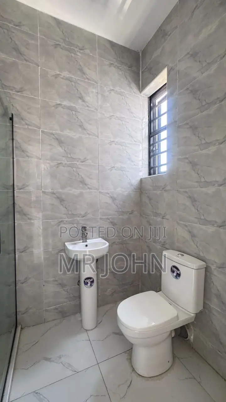 4bdrm House in Ikota Owo Pr, Lekki for rent in Lekki