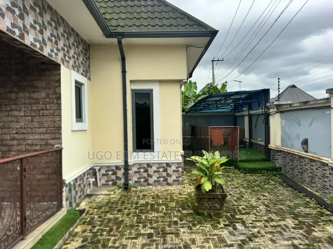 5bdrm Bungalow in New Haven Estate, Port-Harcourt for sale in Port-Harcourt