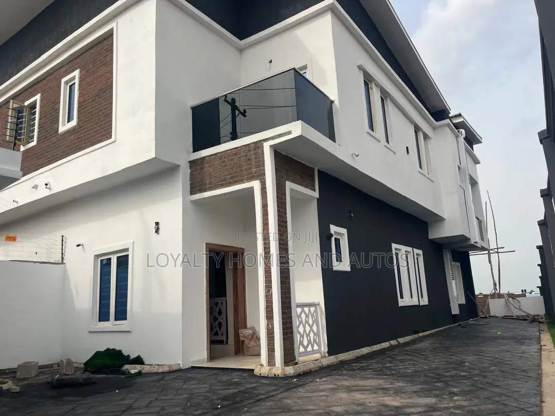3bdrm Duplex in GRA Phase 1 for sale in GRA Phase 1