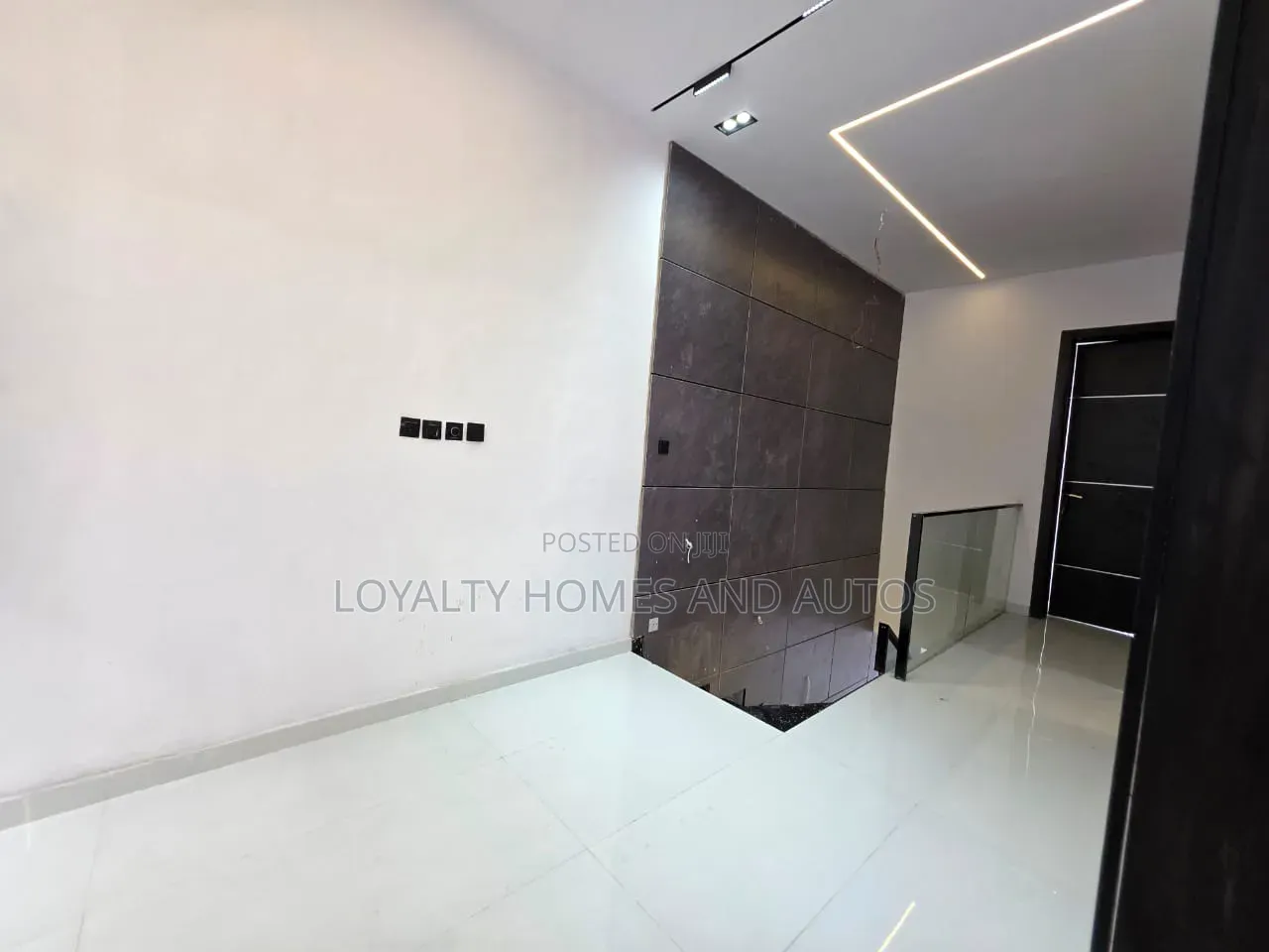 3bdrm Duplex in GRA Phase 1 for sale in GRA Phase 1