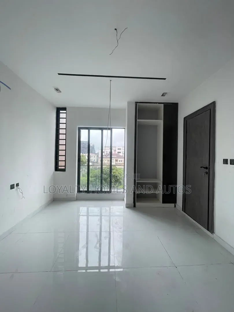 4bdrm Duplex in GRA Phase 1 for sale in GRA Phase 1