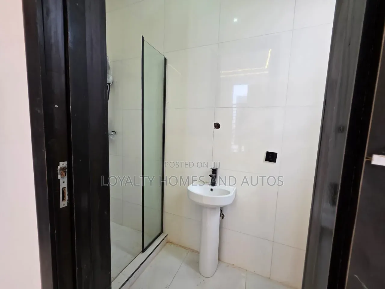 4bdrm Duplex in GRA Phase 1 for sale in GRA Phase 1